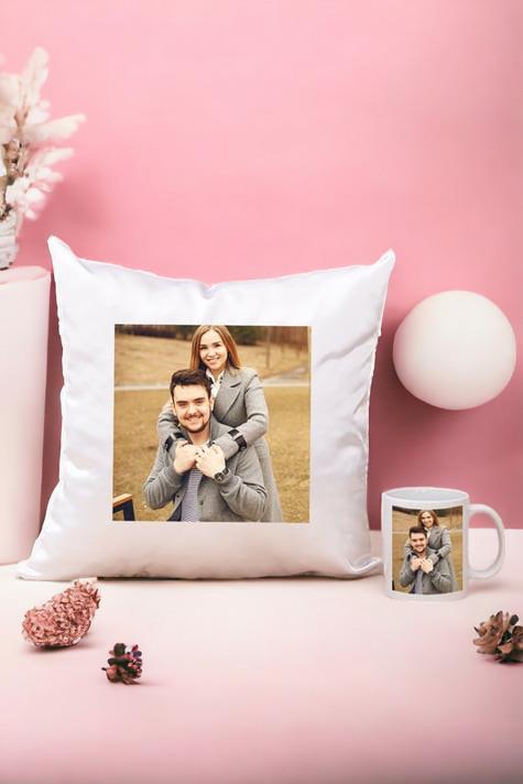 Kişiye Özel Fotoğraflı Beyaz Kupa Bardak ve Kare Yastık